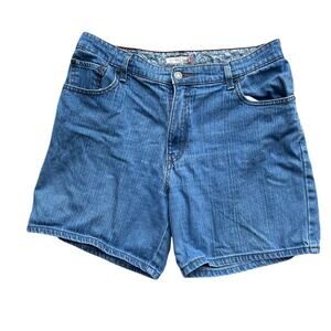 Levi’s 550 denim Blue Jean vintage jean shorts plus size 14
